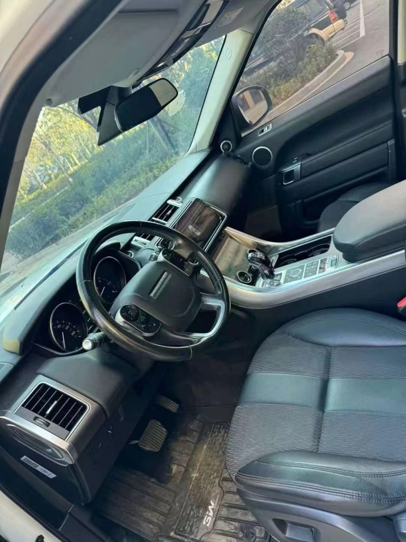 济宁17年路虎揽胜运动8