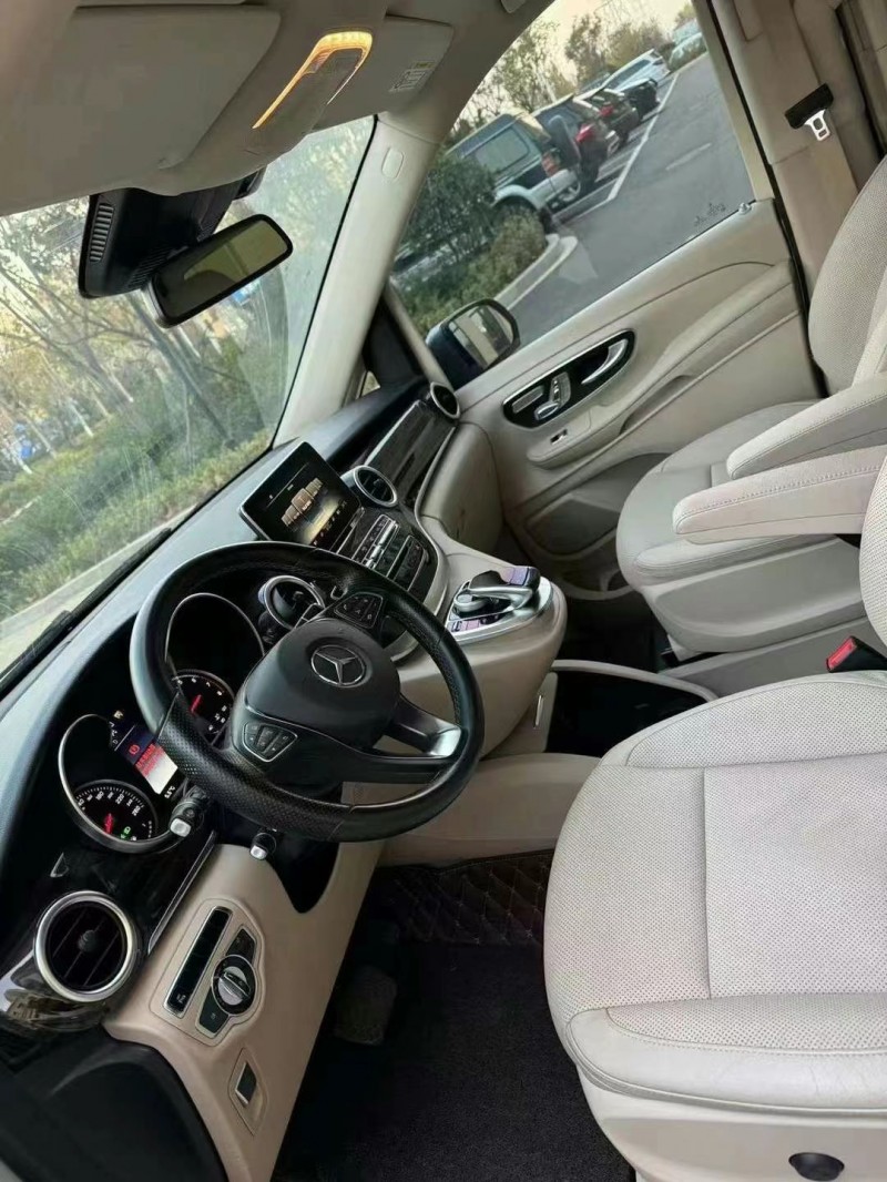 济宁16年奔驰V8