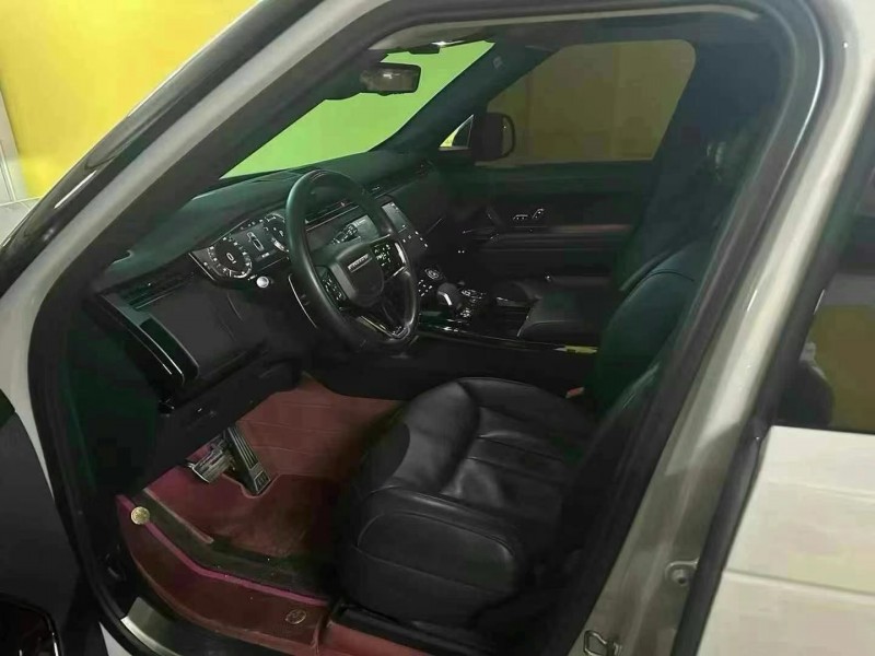 广州23年路虎揽胜运动8