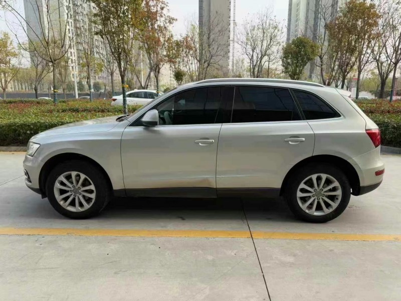 济宁13年奥迪Q58