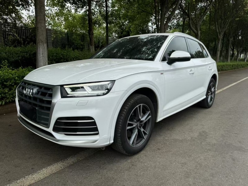 济宁21年奥迪Q52