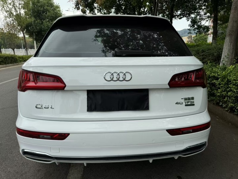 济宁21年奥迪Q59