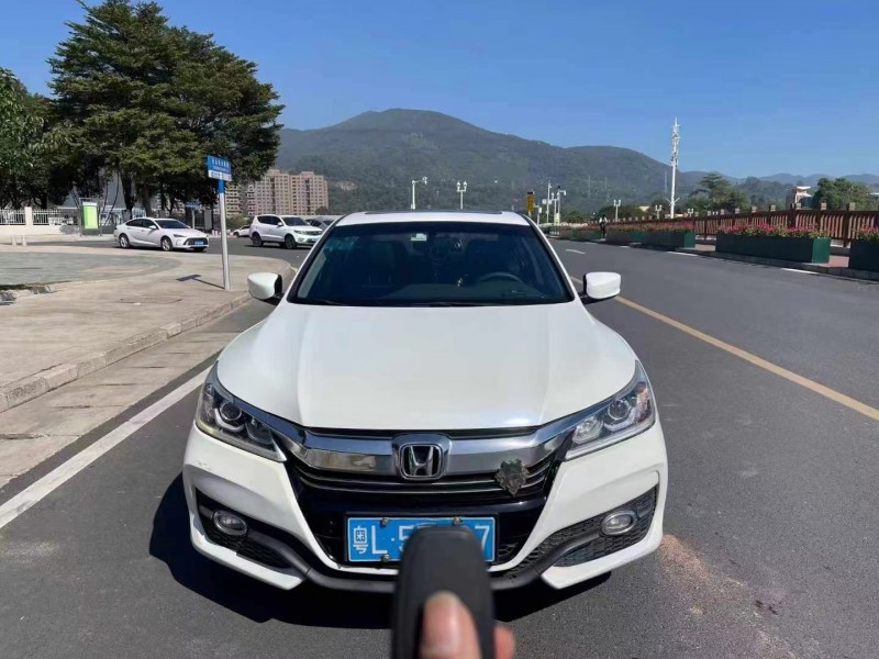 广州16年本田雅阁1