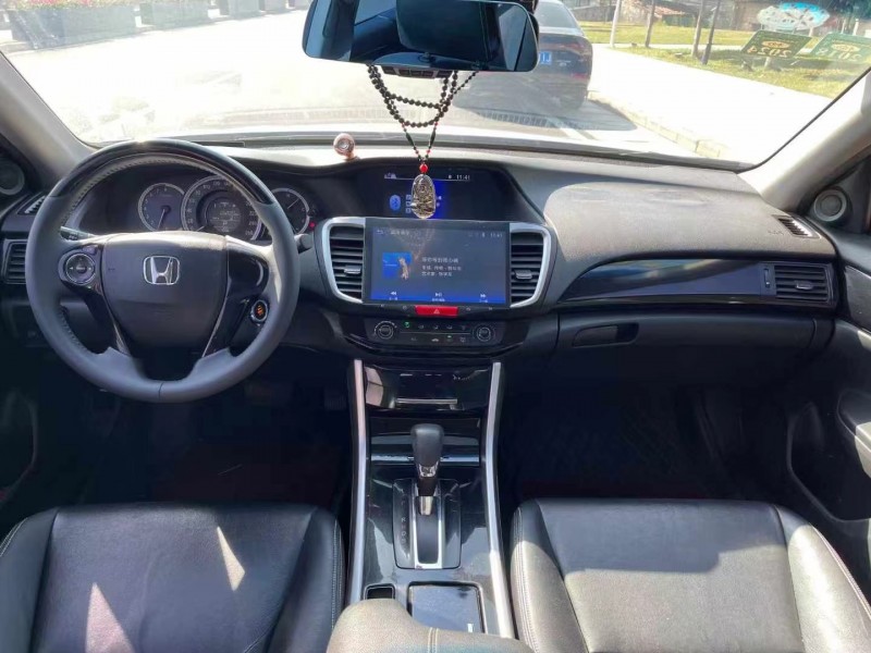 广州16年本田雅阁5