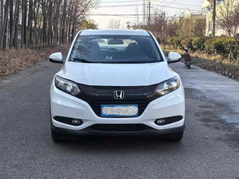 青岛16年本田缤智1