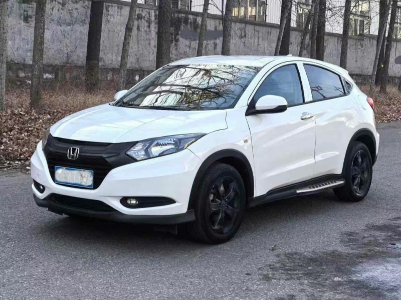 青岛16年本田缤智3