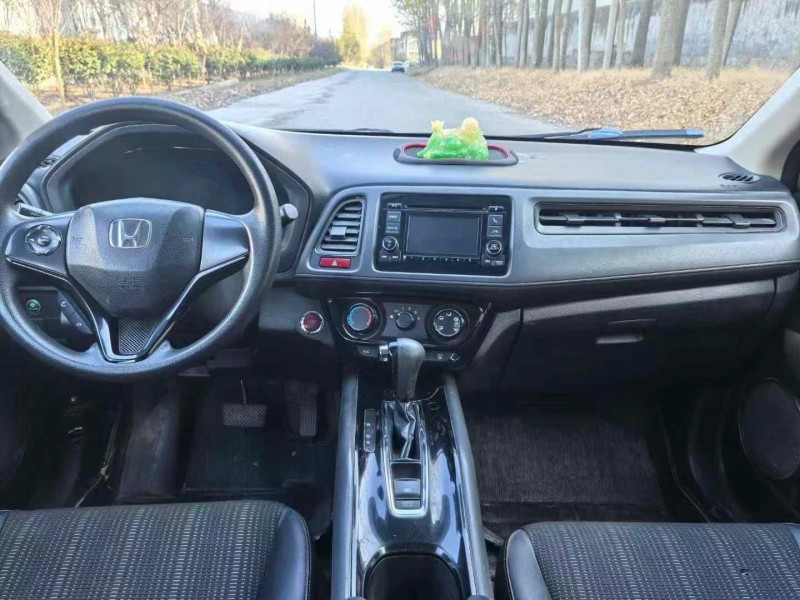 青岛16年本田缤智4