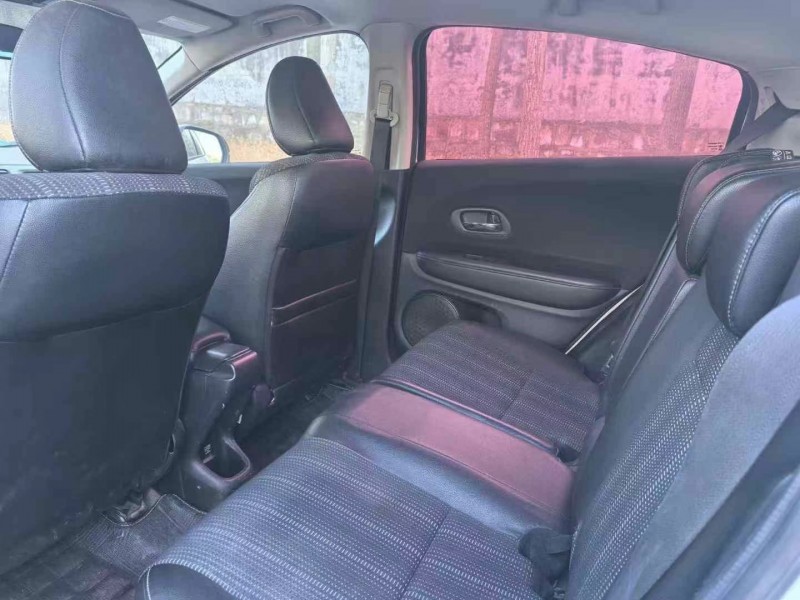 青岛16年本田缤智5