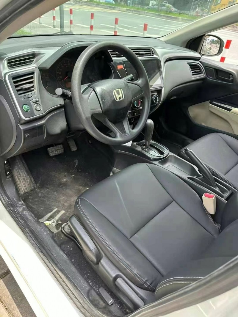 济宁17年本田锋范2