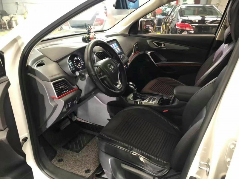 保定19年长安汽车CS558