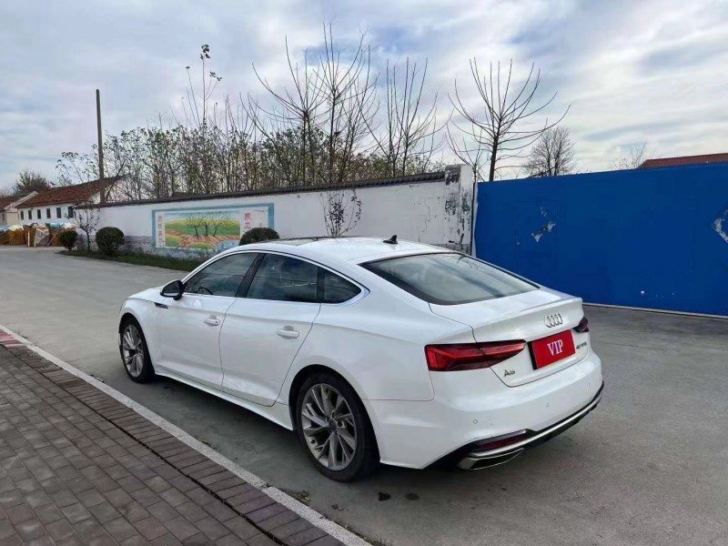 青岛21年奥迪A58