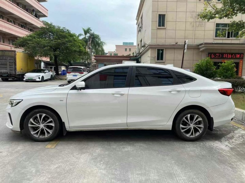 东莞22年别克威朗4