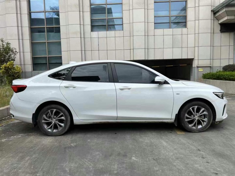 东莞22年别克威朗5