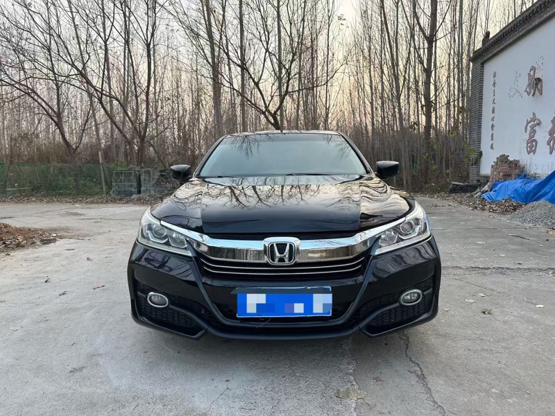 济宁16年本田雅阁1