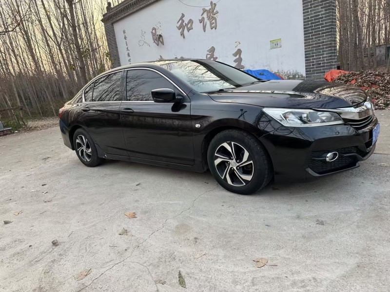 济宁16年本田雅阁2