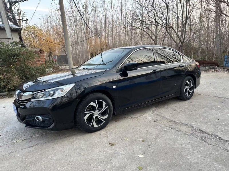 济宁16年本田雅阁3