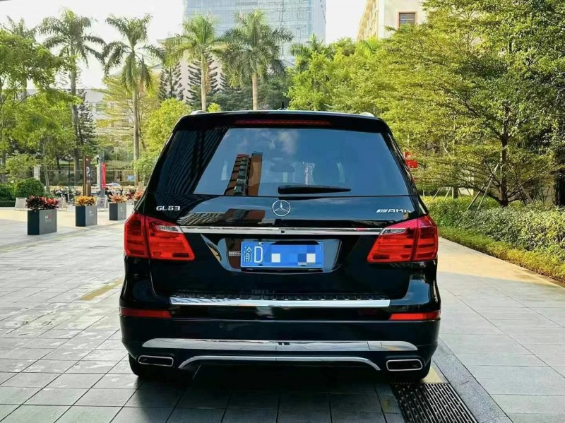 广州16年奔驰GL8