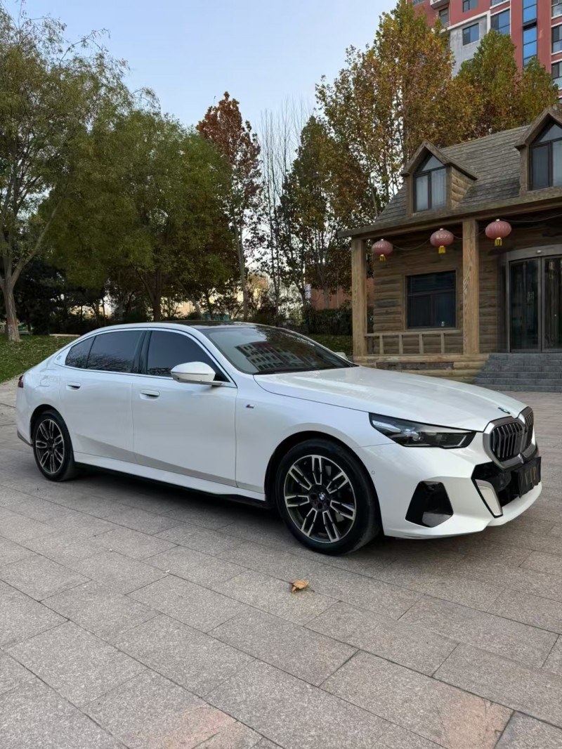 保定24年宝马5系3