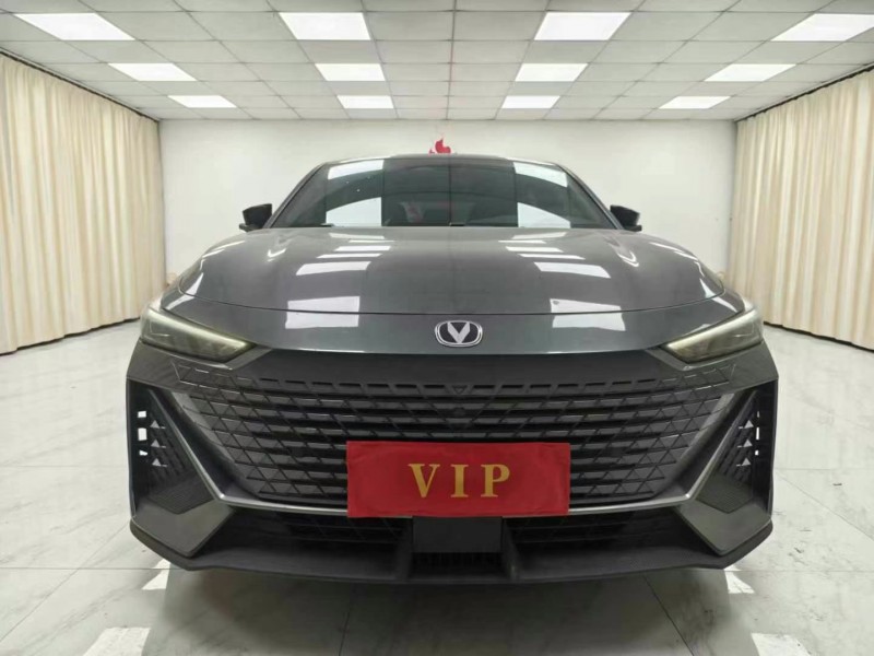 成都24年長安汽車UNI-V1