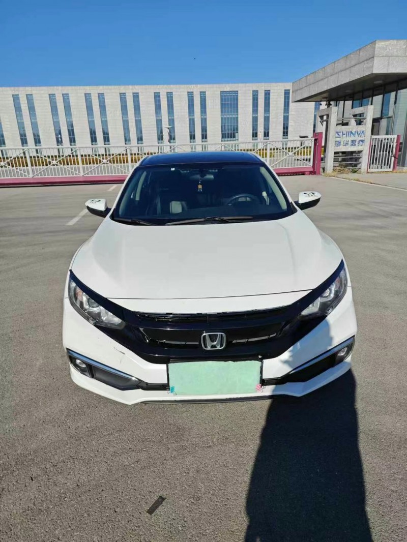 青岛19年本田思域1