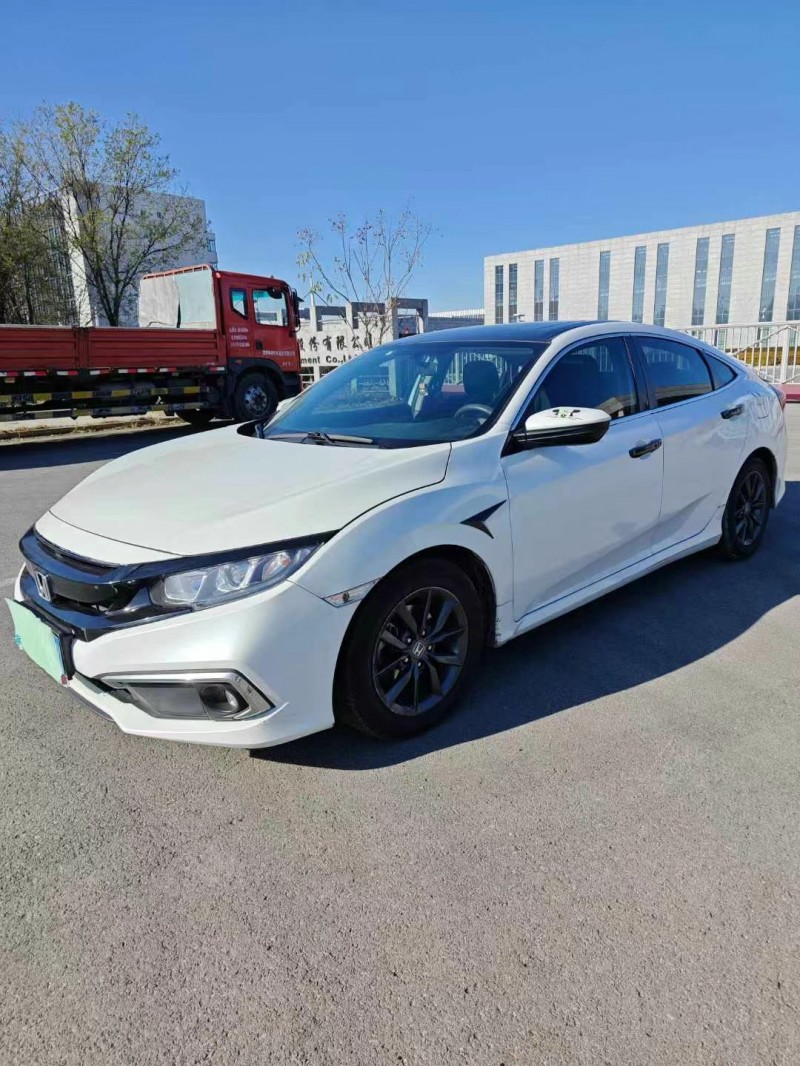 青岛19年本田思域2