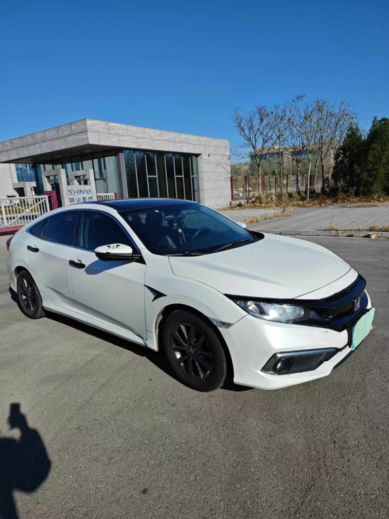 青岛19年本田思域3