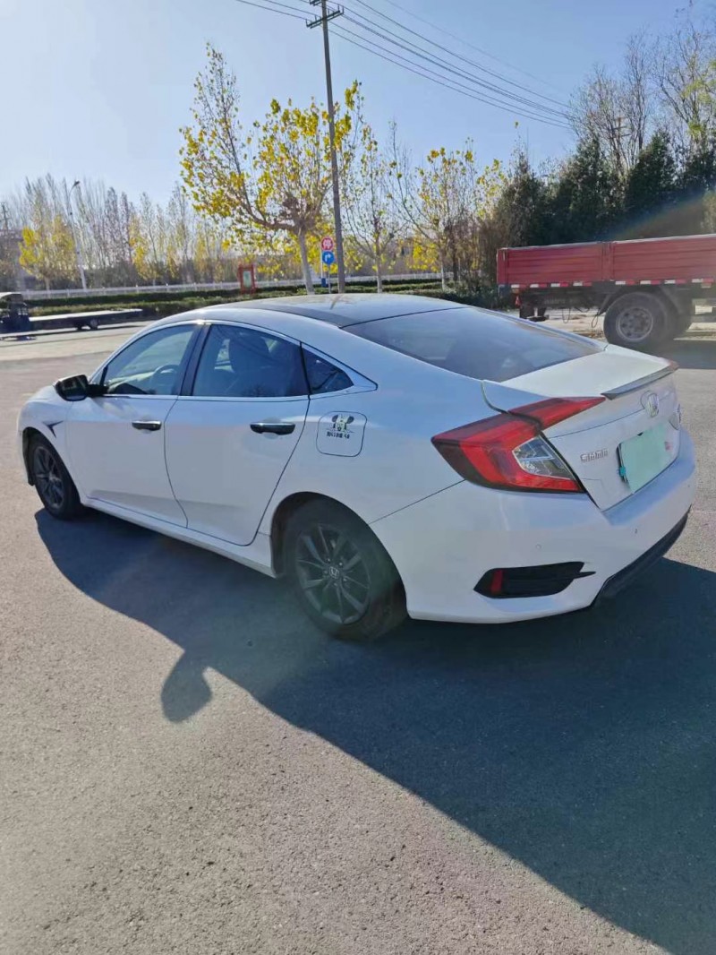 青岛19年本田思域8