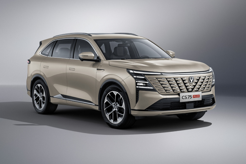 重慶抵押長安CS75與新車對比哪個更劃算