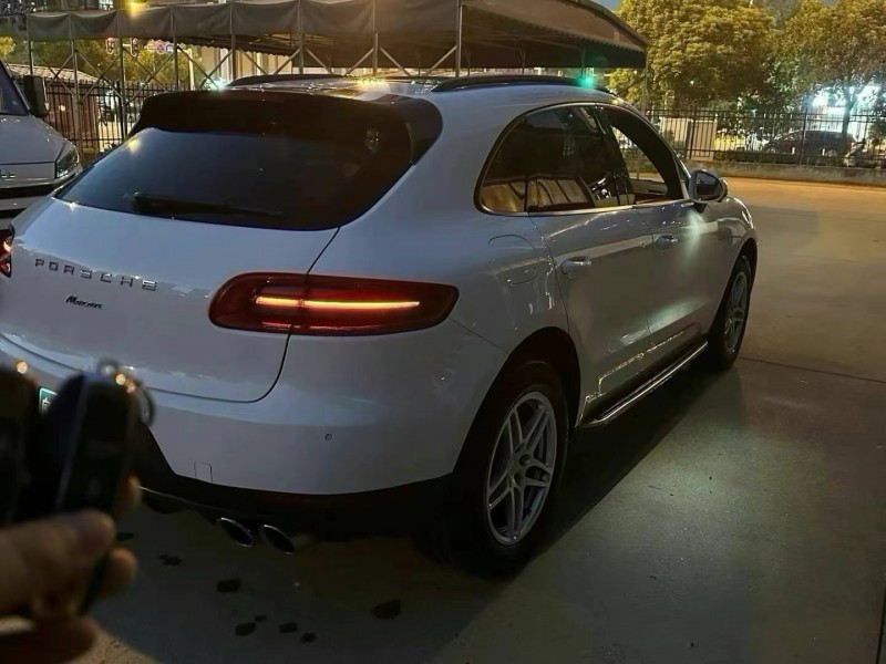 武汉17年保时捷Macan7