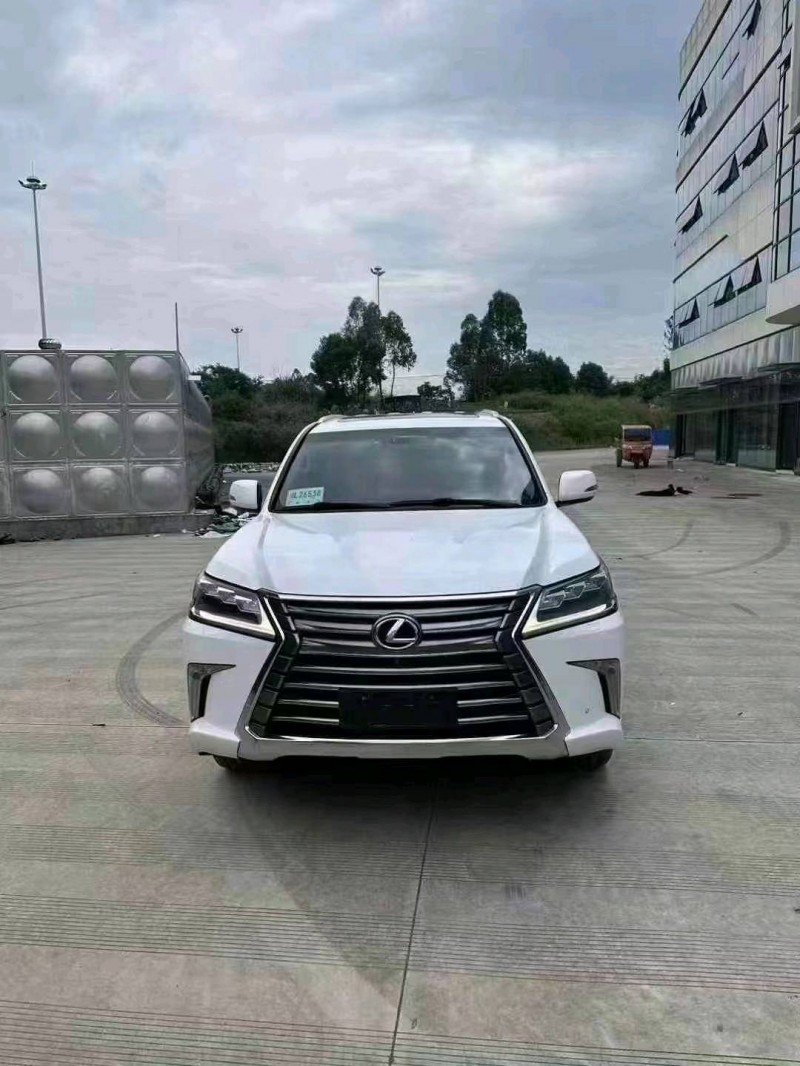 武汉16年雷克萨斯LX1