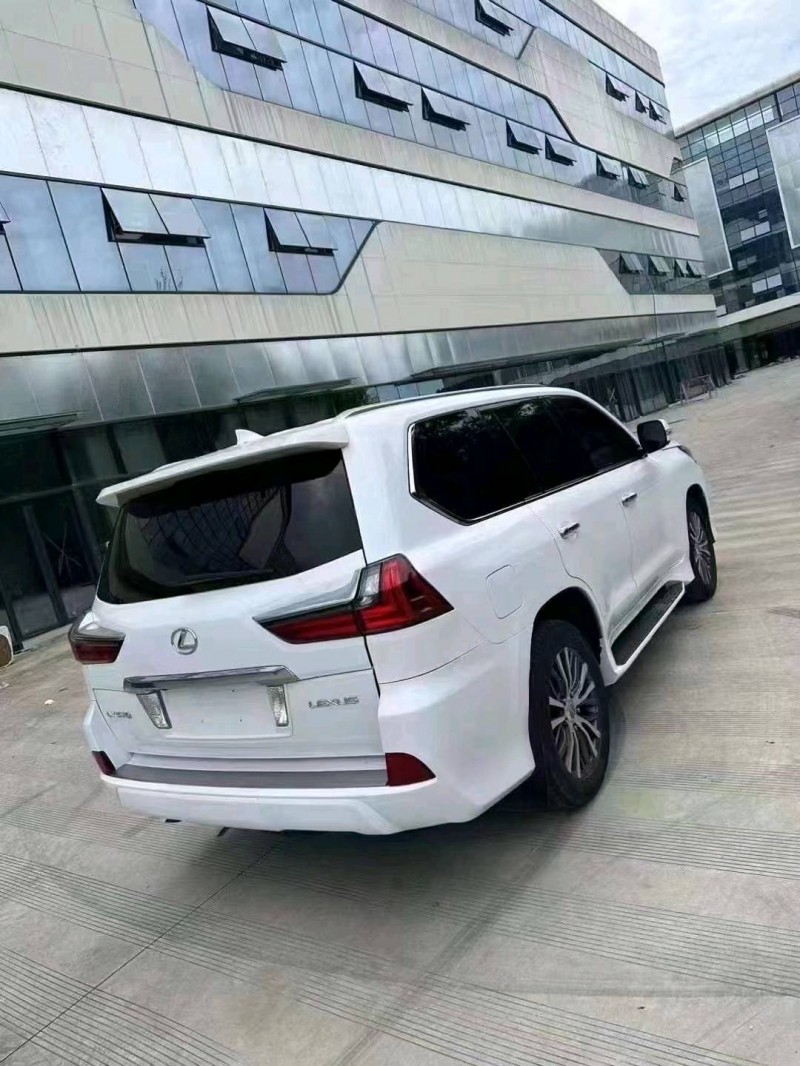 武汉16年雷克萨斯LX3