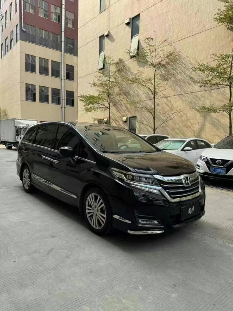 佛山19年本田艾力绅2