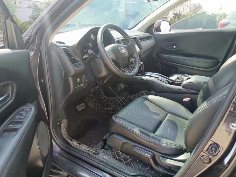 济宁21年本田缤智4