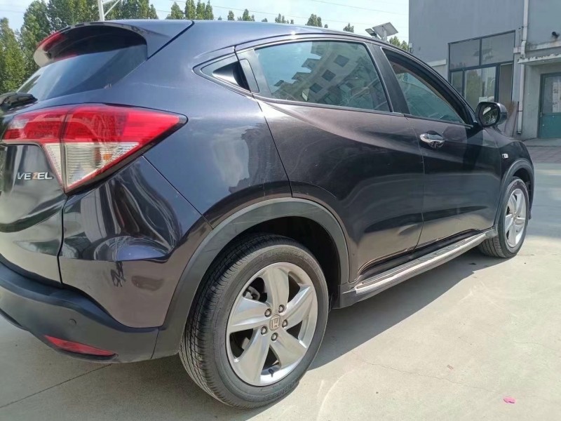 济宁21年本田缤智8