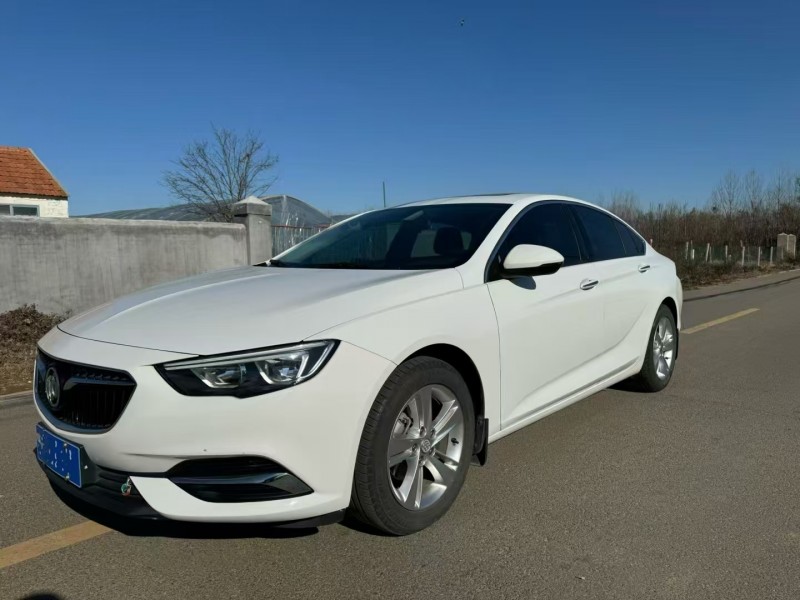 青岛19年别克君威2