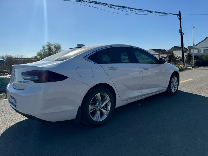 青岛19年别克君威5