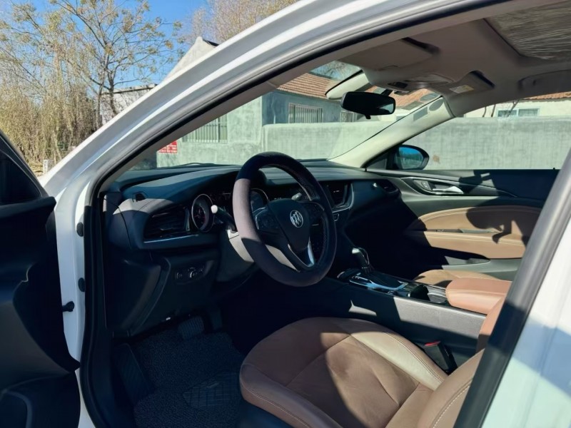 青岛19年别克君威6