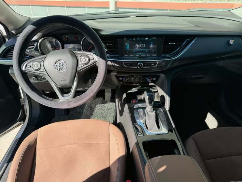 青岛19年别克君威7