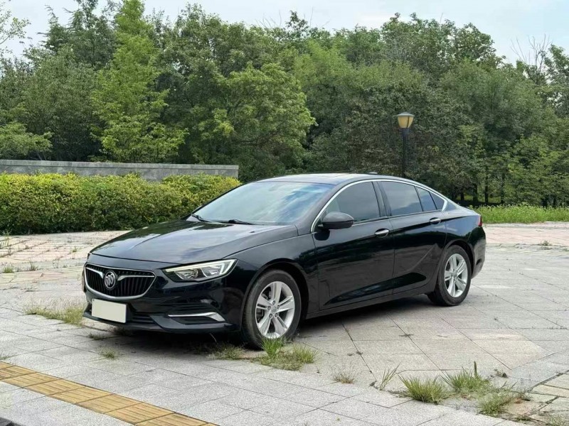 青岛20年别克君威3