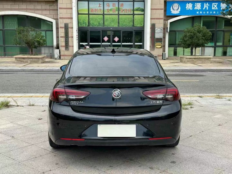 青岛20年别克君威9