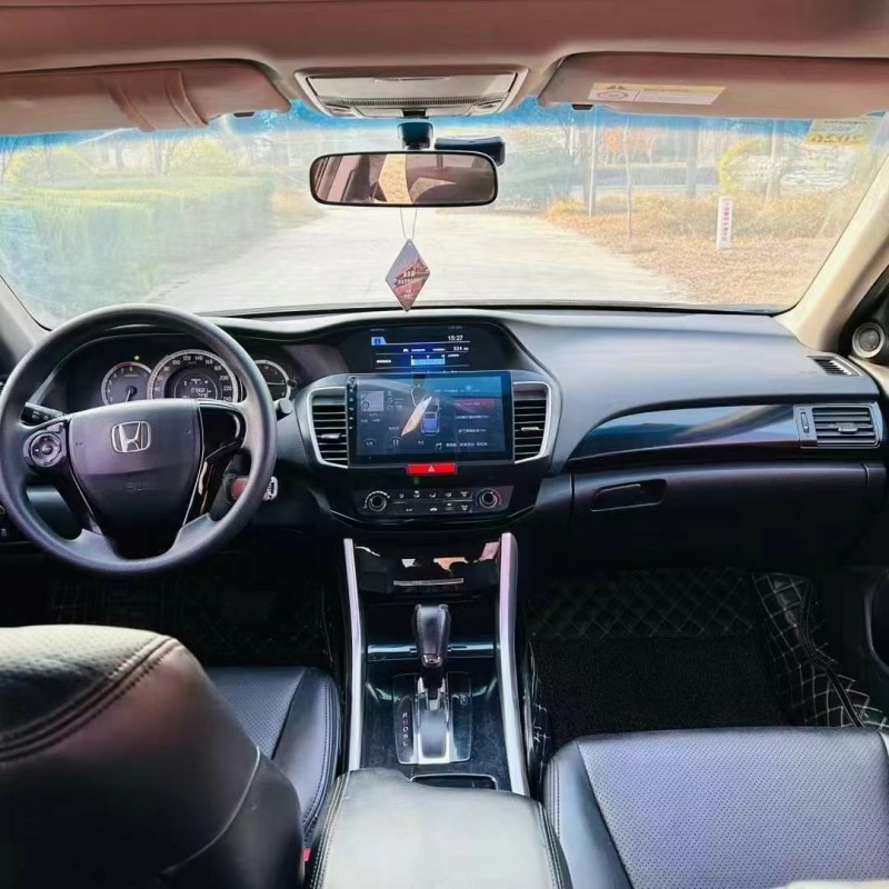 济宁18年本田雅阁5