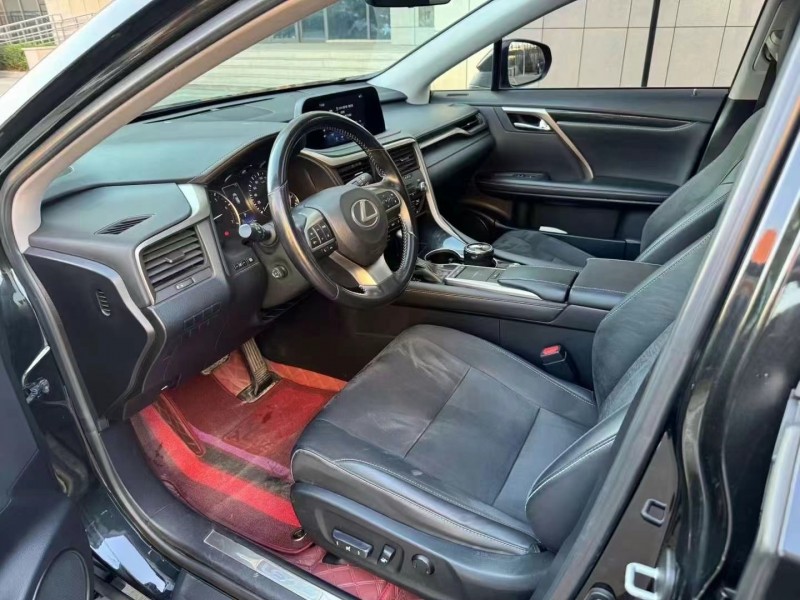 青岛20年雷克萨斯RX8
