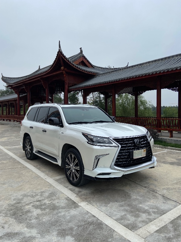金華20年雷克薩斯LX3