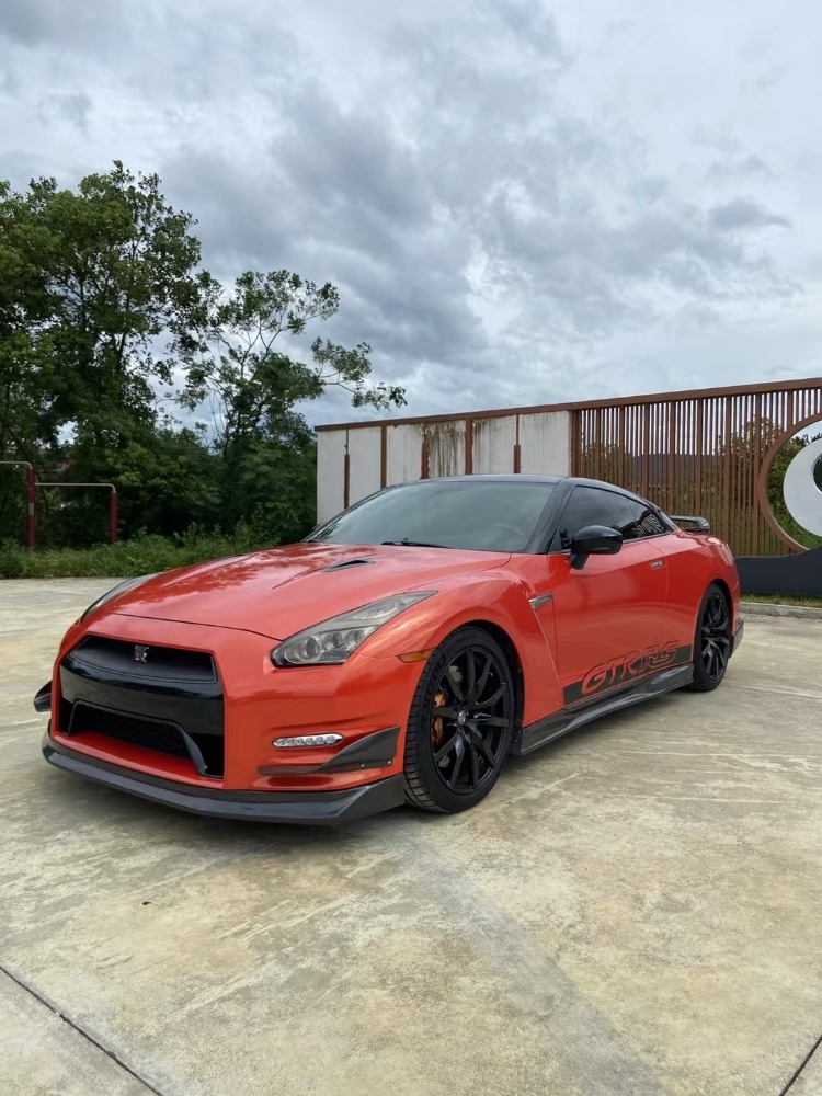 金華16年日產GT-R2