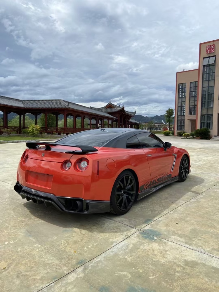 金華16年日產GT-R4