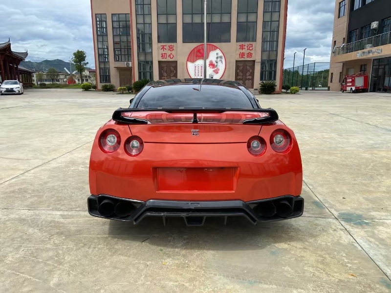 金華16年日產GT-R5