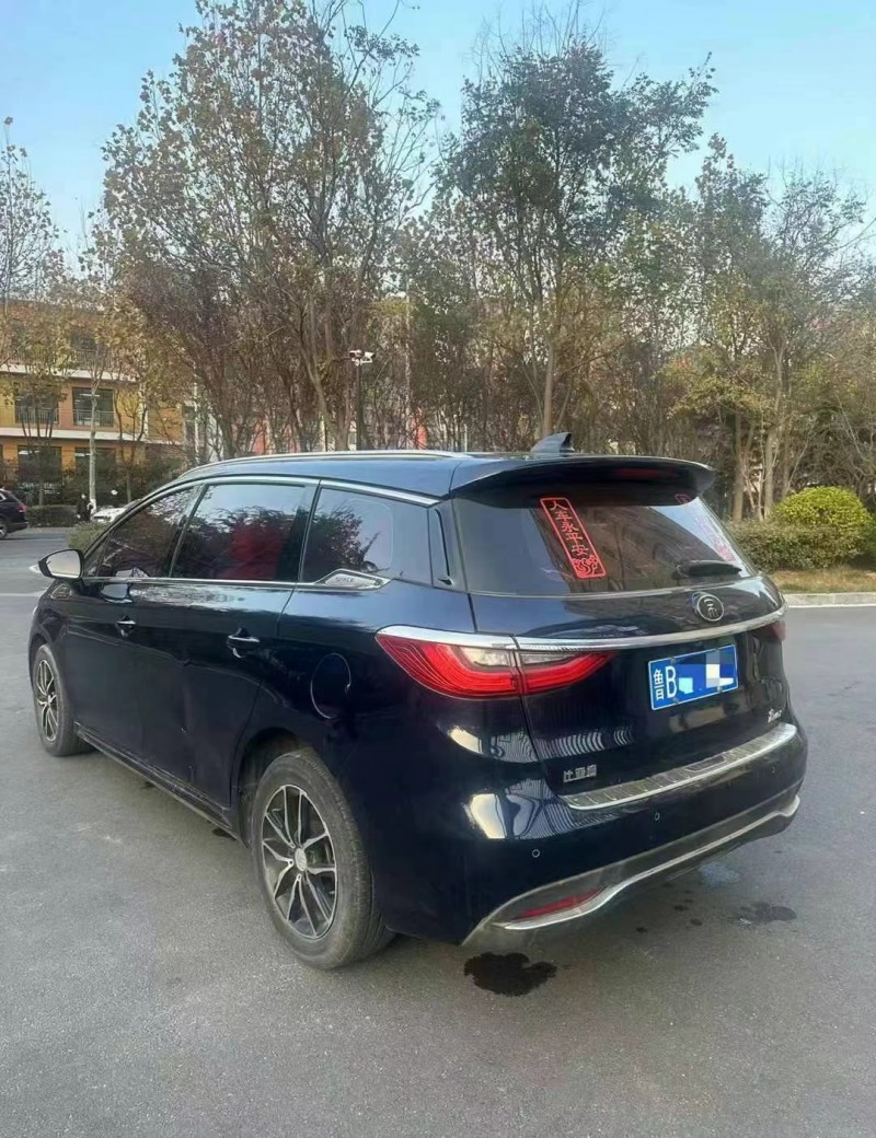 济宁18年比亚迪宋7