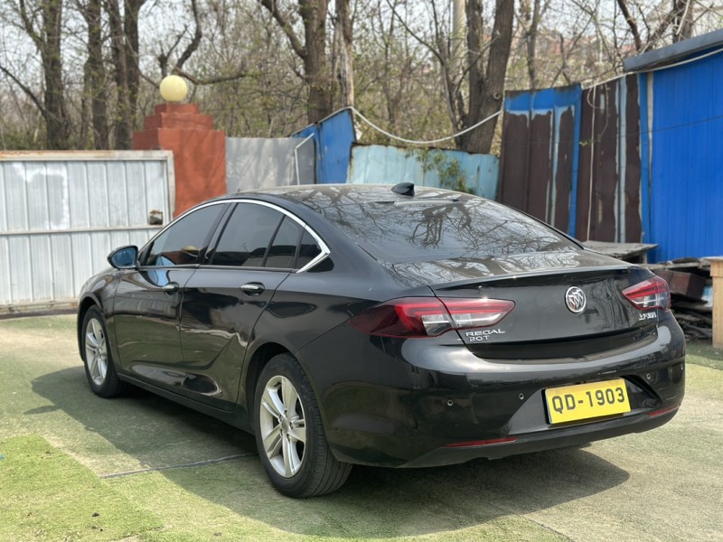 青岛20年别克君威7