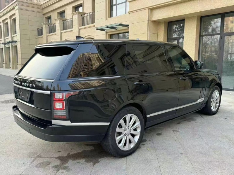 青岛18年路虎揽胜行政7