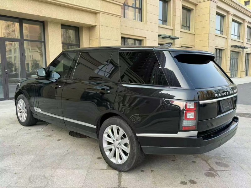 青岛18年路虎揽胜行政9